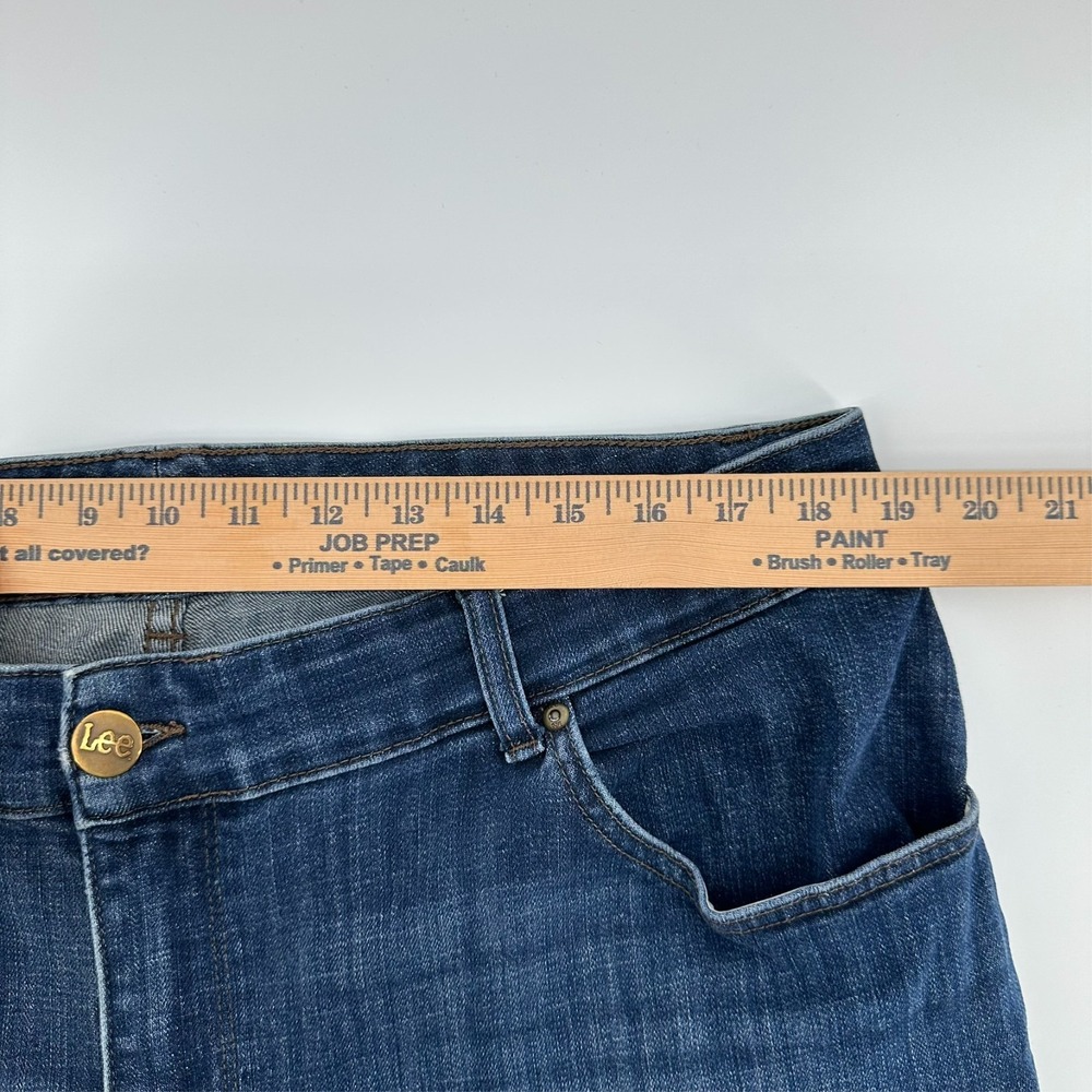 Lee Jeans Womens 18W Long Blue Denim Relaxed Fit Straight Leg Mid Rise Stretch - Picture 7 of 10
